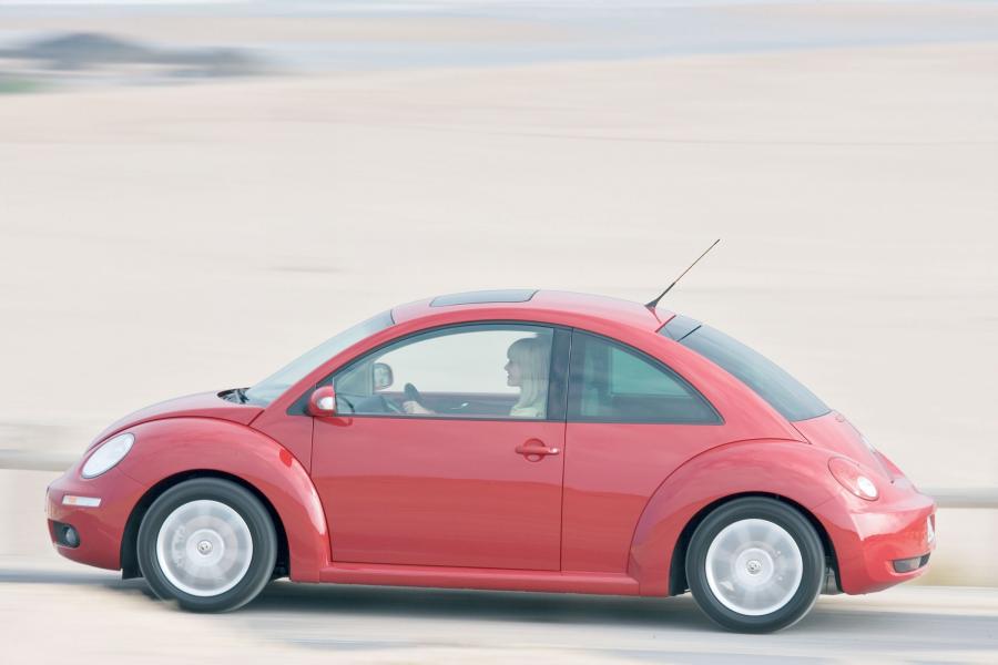  Volkswagen New Beetle 2006 года  (фото 34 из 47)